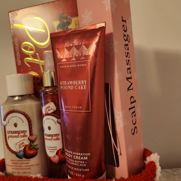 Strawberry Pound Cake Bath & Body Set - Picture 3 of 5